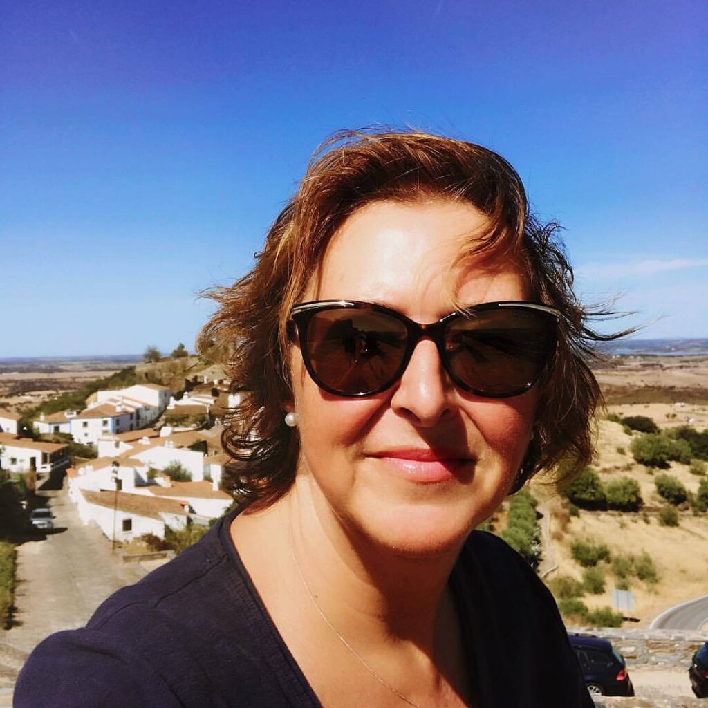 Amanda Thomas volunteering in Zimbabwe